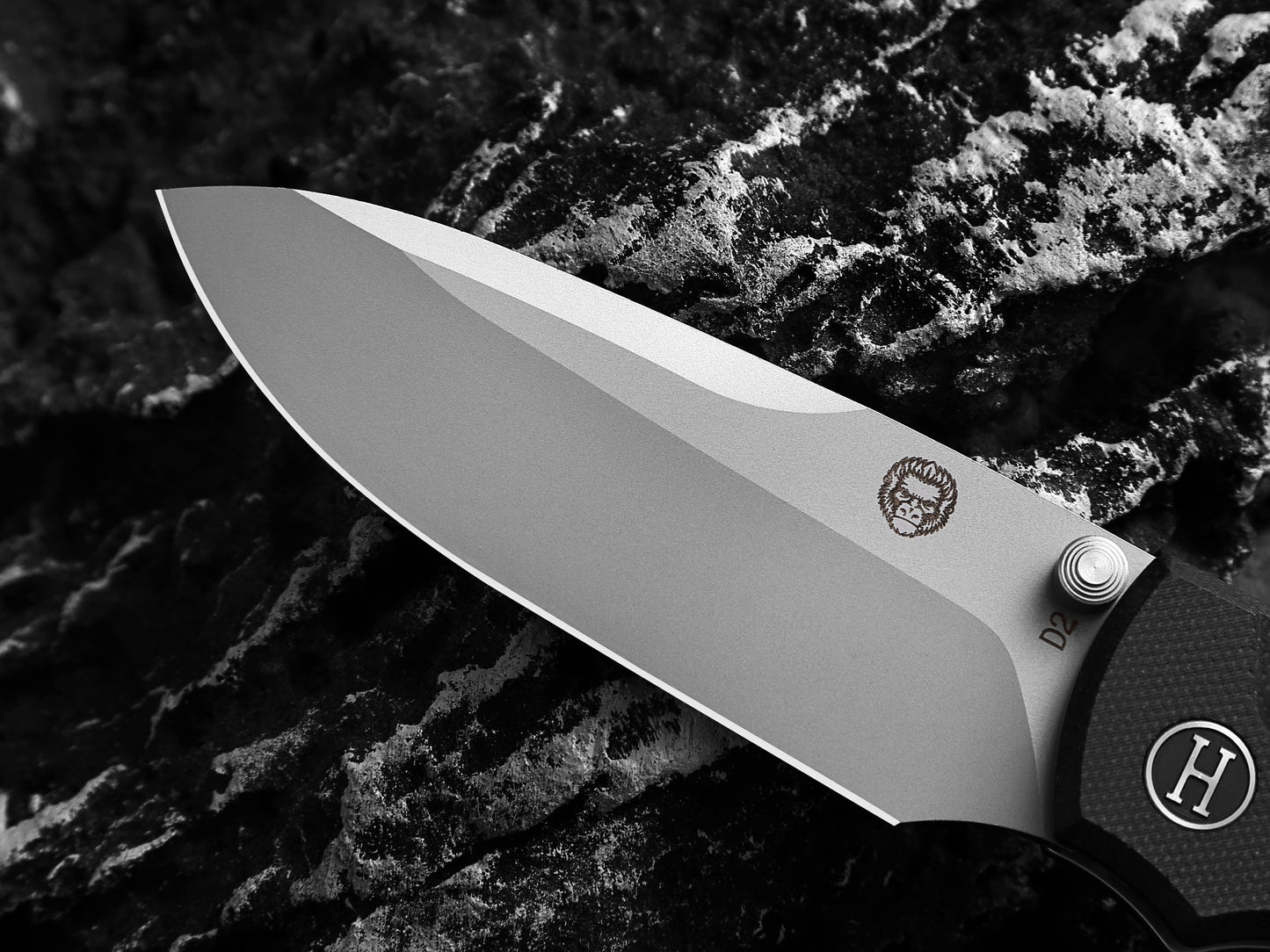 The Loyalist Folding Pocket Knife Giftset for Men and Women (Sand and Black)