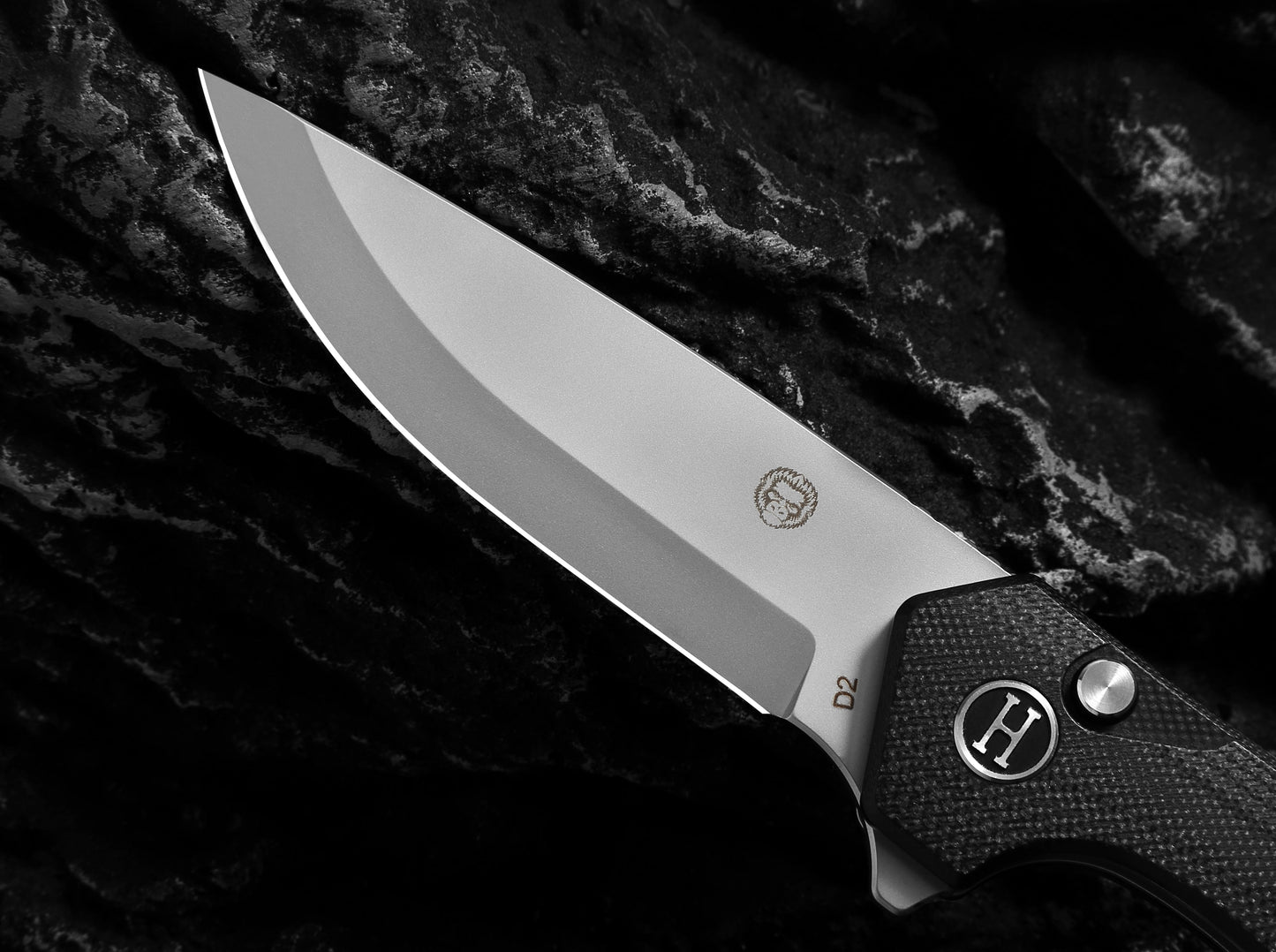 The Vector Folding Pocket Knife Giftset for Men and Women (Black and Silver)