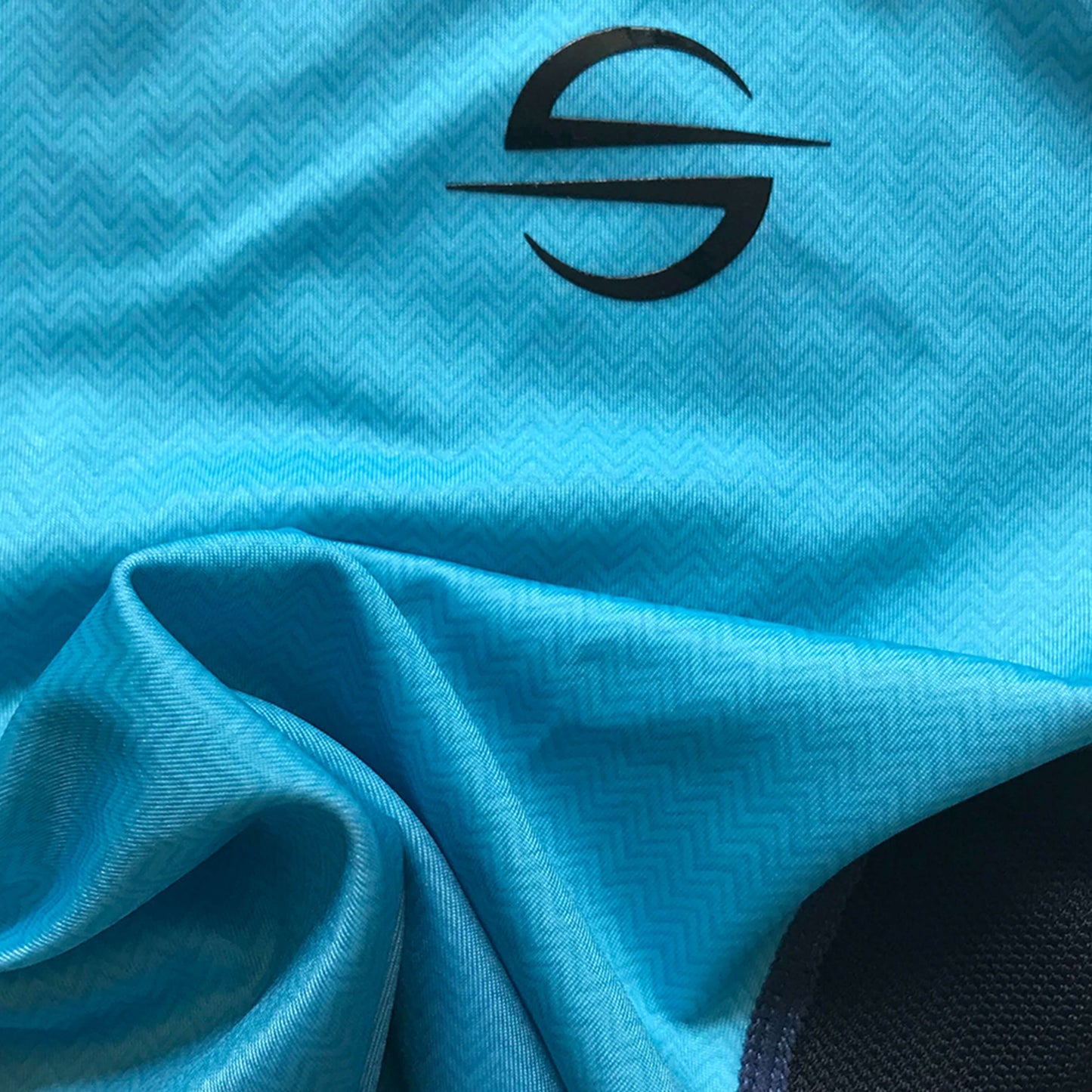 Long Sleeve Rash Guard for Men UPF 50+ | Gradient - Blue