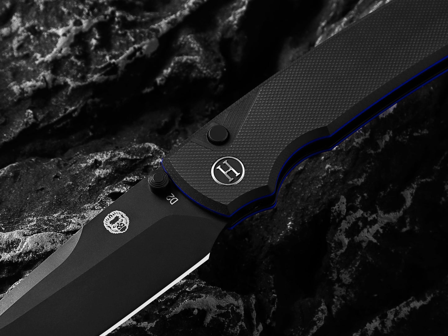 The Loyalist Folding Pocket Knife Giftset for Men and Women (Black and Blue)