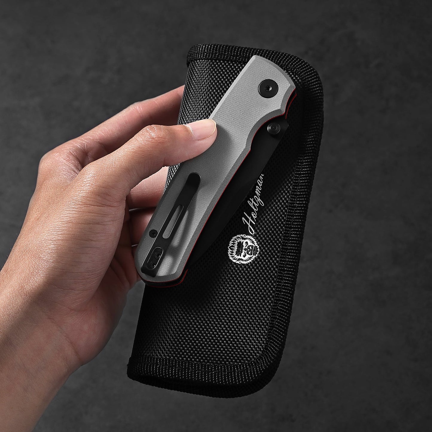 The Loyalist Folding Pocket Knife Giftset for Men and Women (Black and White)