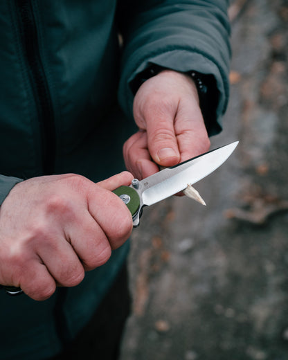 The Straight Back Folding Pocket Knife Giftset for Men and Women (Grey and Red)