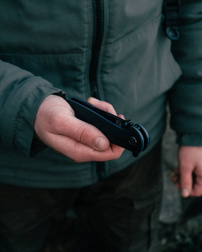 The Straight Back Folding Pocket Knife Giftset for Men and Women (Black and Blue)