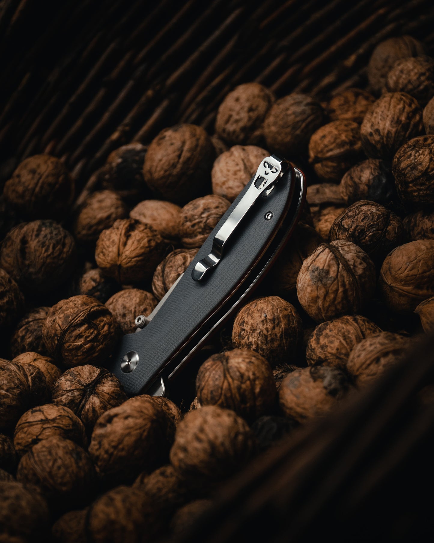 The Straight Back Folding Pocket Knife Giftset for Men and Women (Grey and Red)