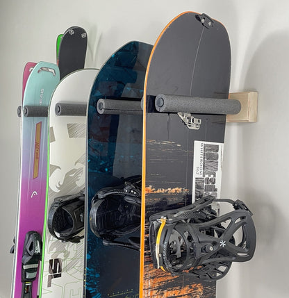 VERTICAL SNOWBOARD WALL STORAGE RACK