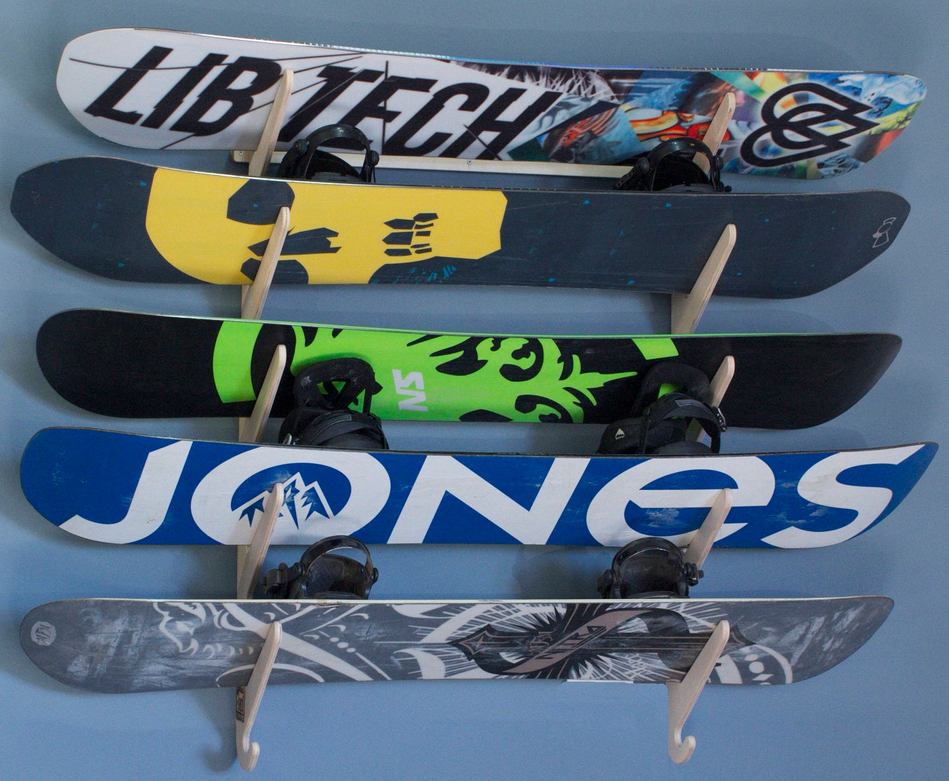 THE LIFTY snowboard wall rack