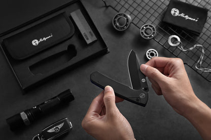 The Loyalist Folding Pocket Knife Giftset for Men and Women (Black and Blue)